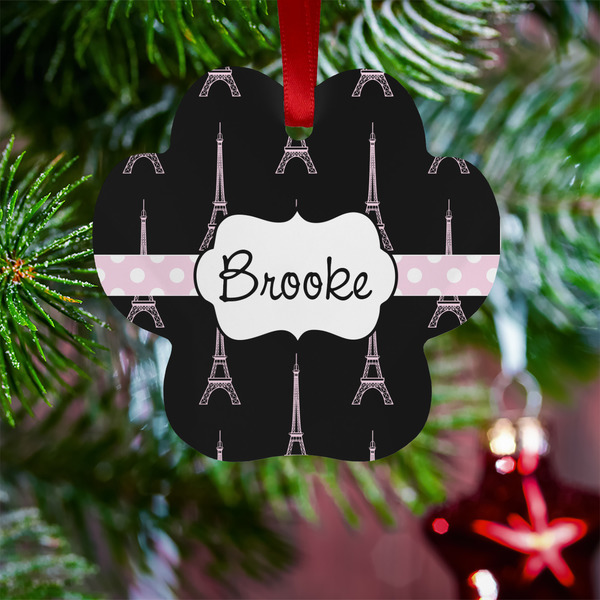 Black Eiffel Tower Metal Paw Ornament - Lifestyle