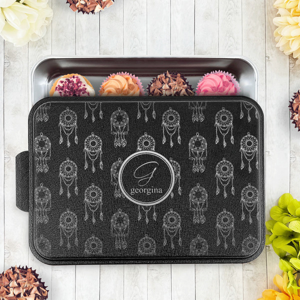 Dreamcatcher Aluminum Baking Pan - Black Lid - LIFESTYLE