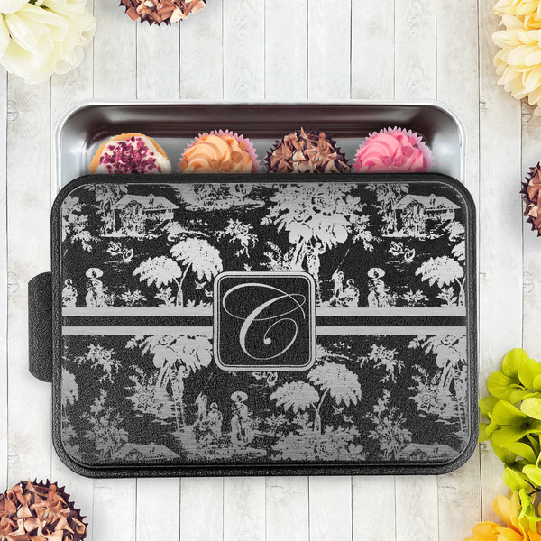 Toile Aluminum Baking Pan - Black Lid - LIFESTYLE