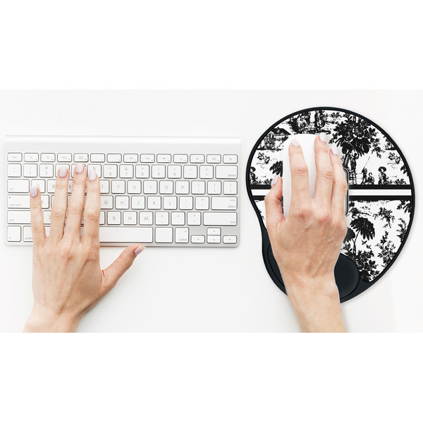 Toile Mouse Pad with Wrist Rest - LIFESYTLE 2 (in use)