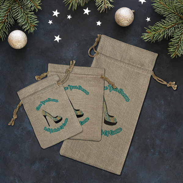 High Heels Burlap Gift Bags - LIFESTYLE (Flat lay)