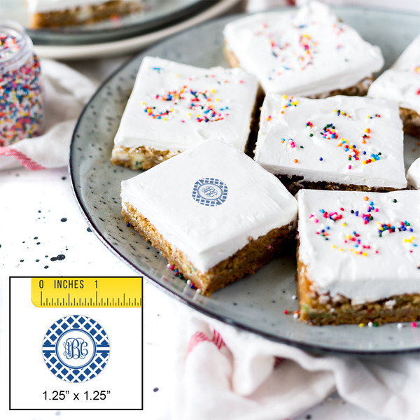 Diamond Printed Icing Circle - XSmall - In Context