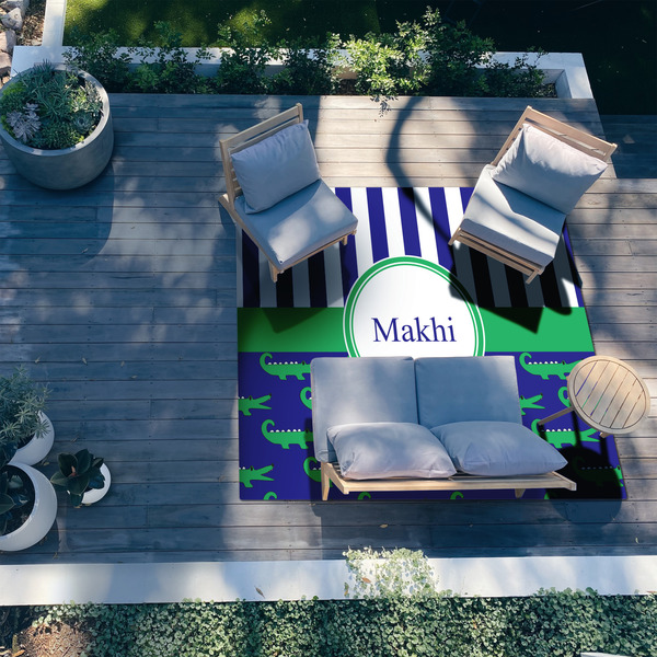 Alligators & Stripes 8'x10' Patio Rug - In context