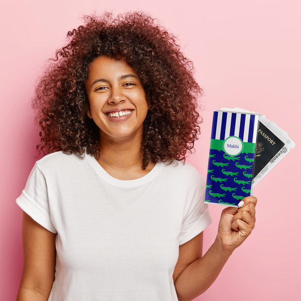 Alligators & Stripes Vinyl Document Holder - LIFESTYLE