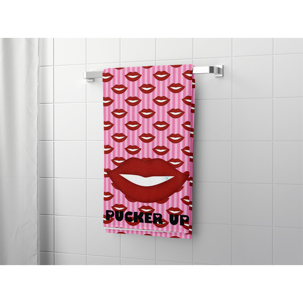 Lips (Pucker Up) Bath Towel - LIFESTYLE