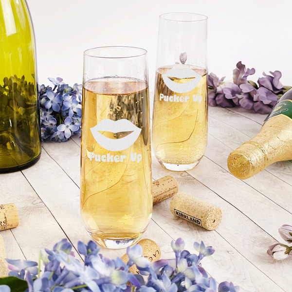 Lips (Pucker Up) Champagne Flute - Single - In Context