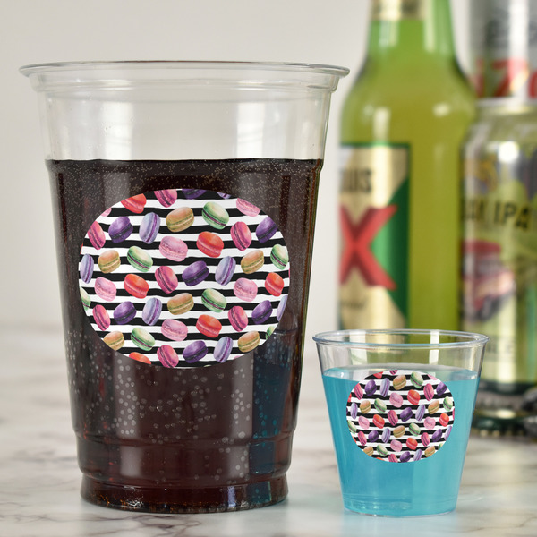Macarons Party Cups - 16oz - In Context