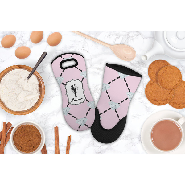 Diamond Dancers Neoprene Oven Mitt - Lifestyle Image