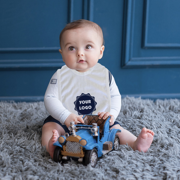 Logo Bib - Lifestyle - Boy