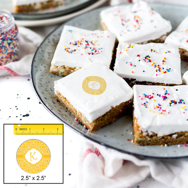 Trellis Printed Icing Circle - Medium - In Context