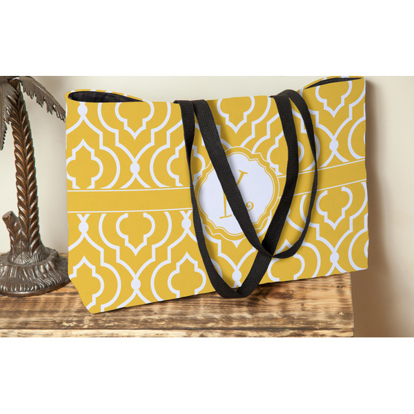 Trellis Tote w/Black Handles - Lifestyle View