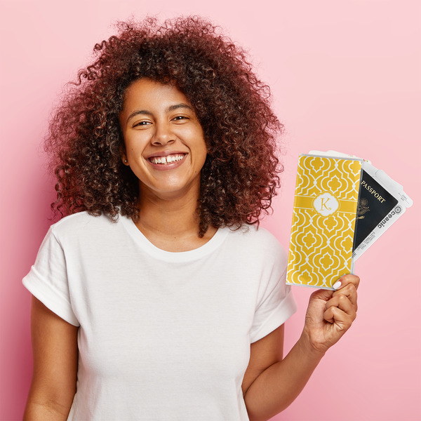 Trellis Vinyl Document Holder - LIFESTYLE