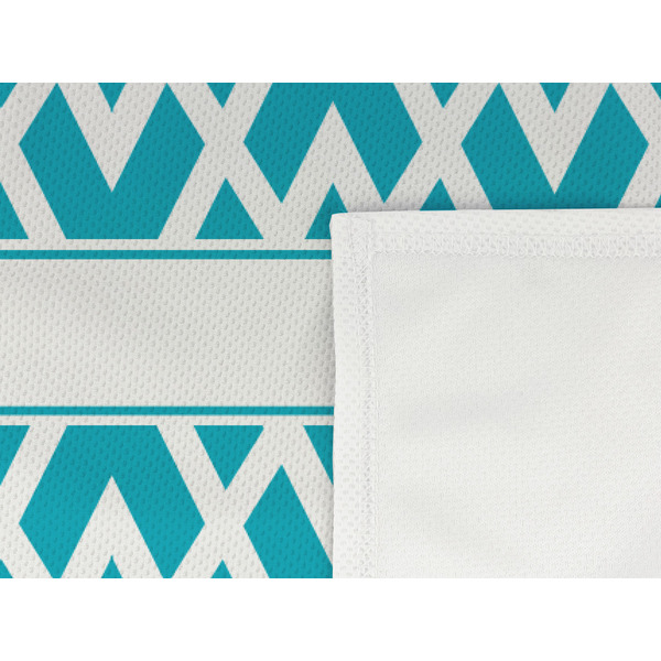 Geometric Diamond Cooling Towel- Detail
