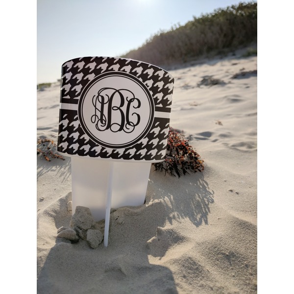 Houndstooth Beach Spiker white on beach with sand