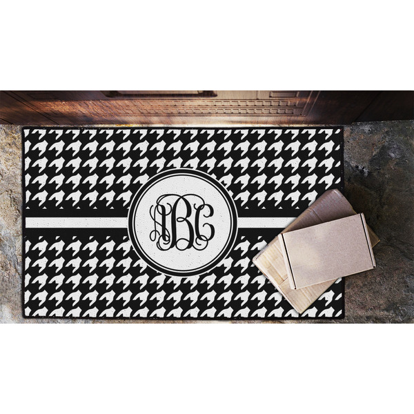 Houndstooth Door Mat - LIFESTYLE (Lrg)