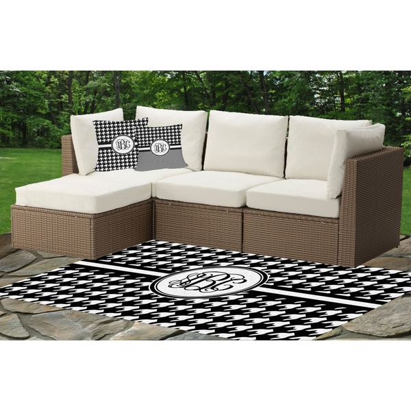 Houndstooth Outdoor Mat & Cushions