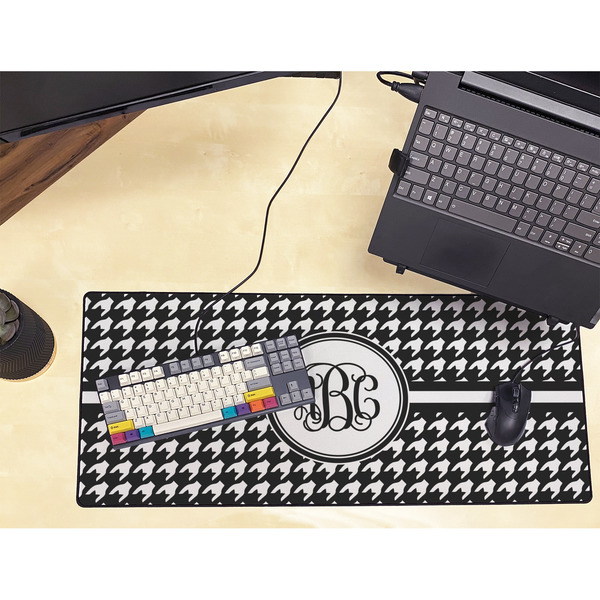 Houndstooth Large Gaming Mats - LIFESTYLE