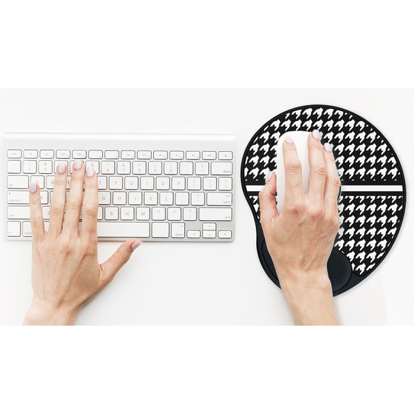 Houndstooth Mouse Pad with Wrist Rest - LIFESYTLE 2 (in use)