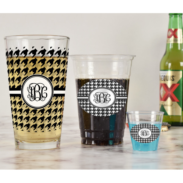Houndstooth Pint Glass - Full Fill w Transparency - In Context