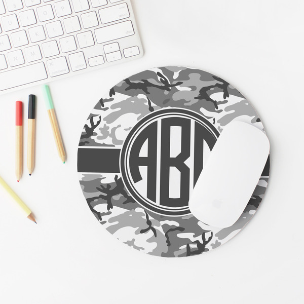 Camo Round Mousepad - LIFESTYLE 2