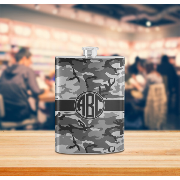 Camo Stainless Steel Flask - LIFESTYLE 2