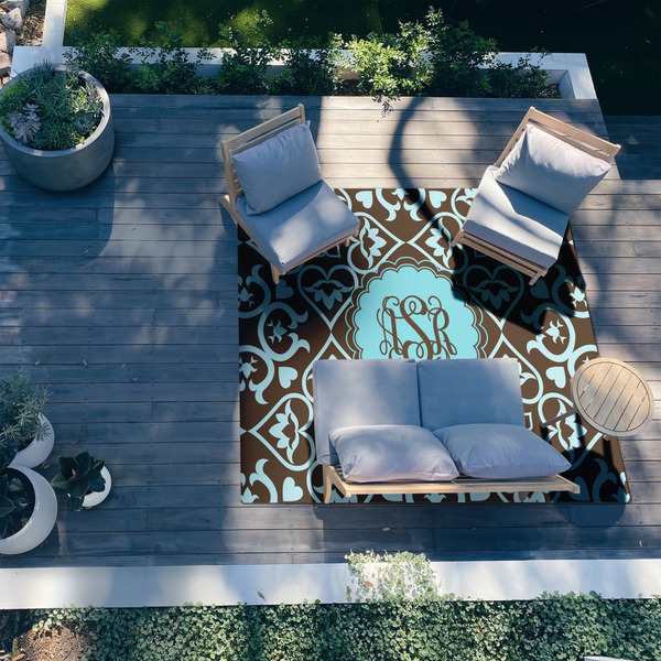 Floral 8'x10' Patio Rug - In context