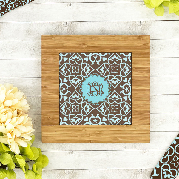 Floral Bamboo Trivet with 6" Tile - LIFESTYLE