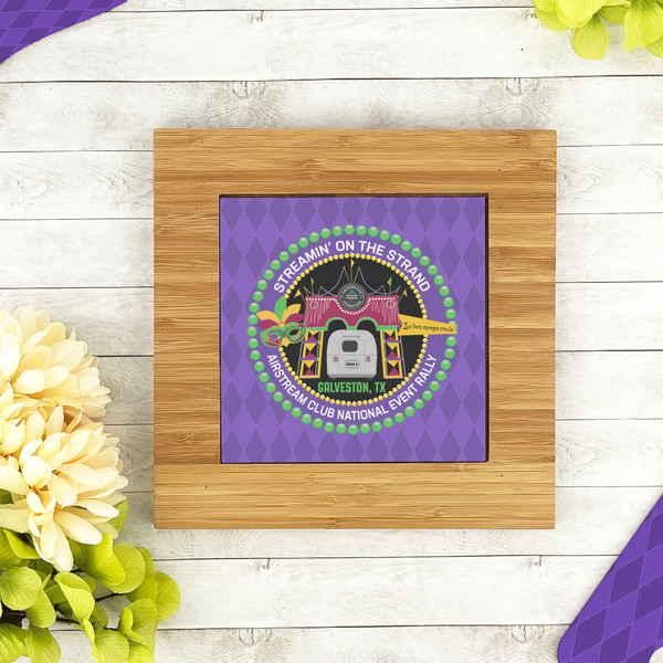 Streamin' on the Strand Bamboo Trivet with 6" Tile - LIFESTYLE