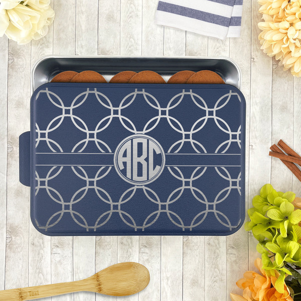 Linked Circles Aluminum Baking Pan - Navy Lid - LIFESTYLE