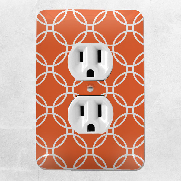 Linked Circles Electric Outlet Plate - LIFESTYLE
