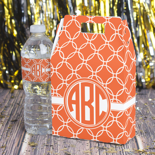 Linked Circles Gable Favor Box - In Context