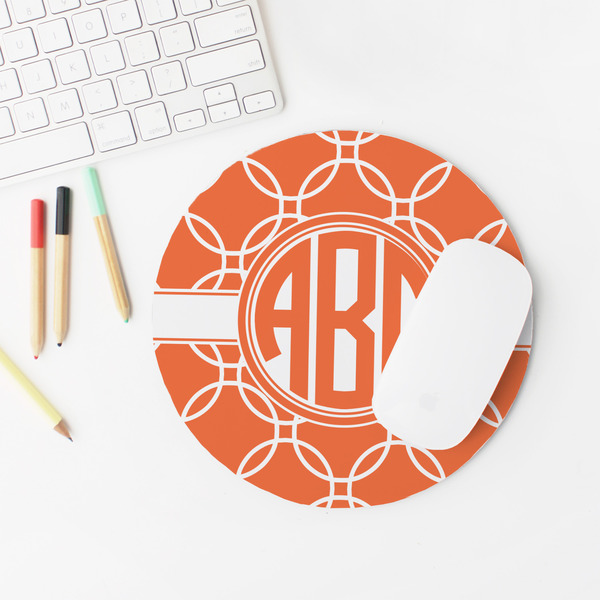 Linked Circles Round Mousepad - LIFESTYLE 2