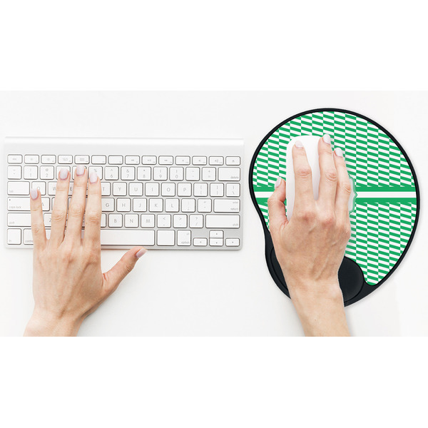 Zig Zag Mouse Pad with Wrist Rest - LIFESYTLE 2 (in use)
