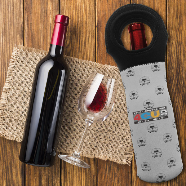 4 Corners Unit Airstream Club Wine Tote Bag - On Table