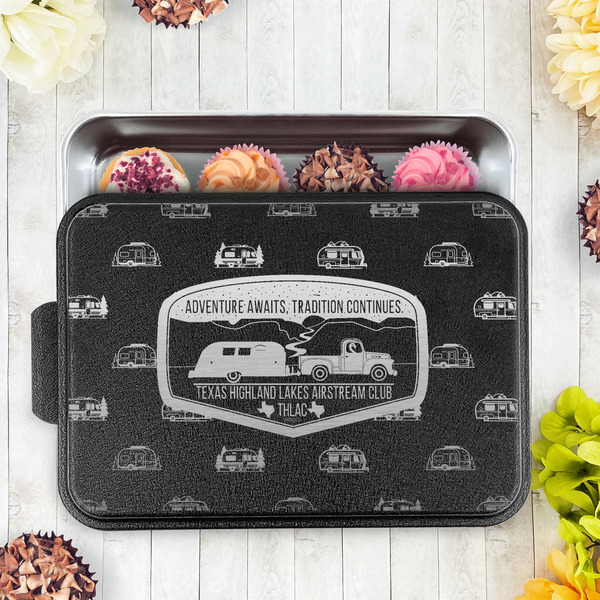 Texas Highland Lakes Airstream Club Logo Aluminum Baking Pan - Black Lid - LIFESTYLE