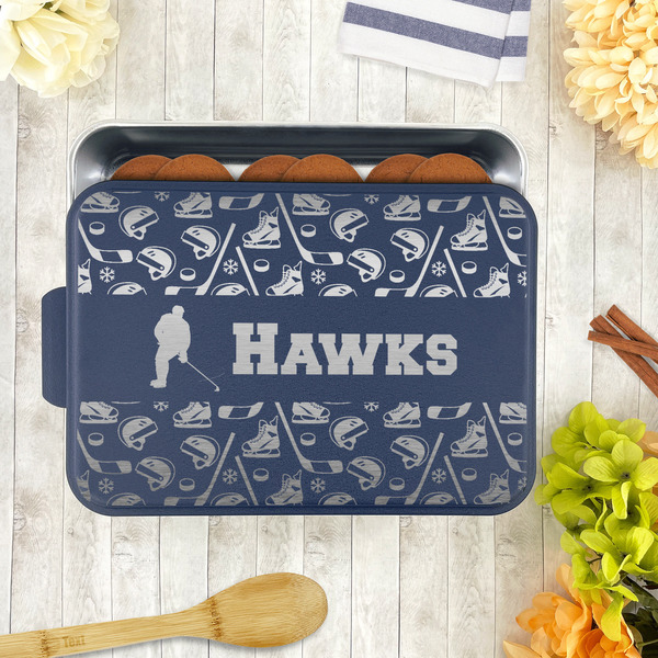 Hockey 2 Aluminum Baking Pan - Navy Lid - LIFESTYLE