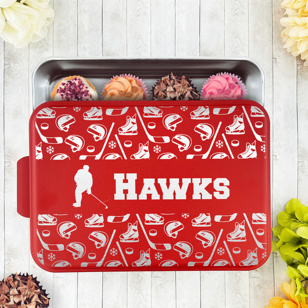 Hockey 2 Aluminum Baking Pan - Red Lid - LIFESTYLE