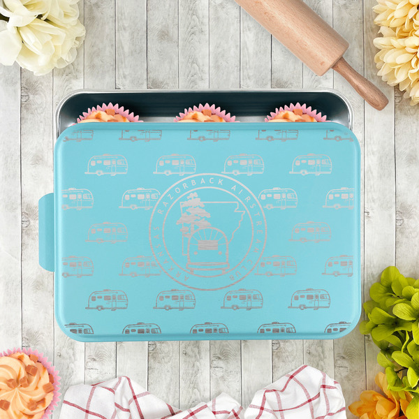 Arkansas Razorback Airstream Club Logo Aluminum Baking Pan - Teal Lid - LIFESTYLE