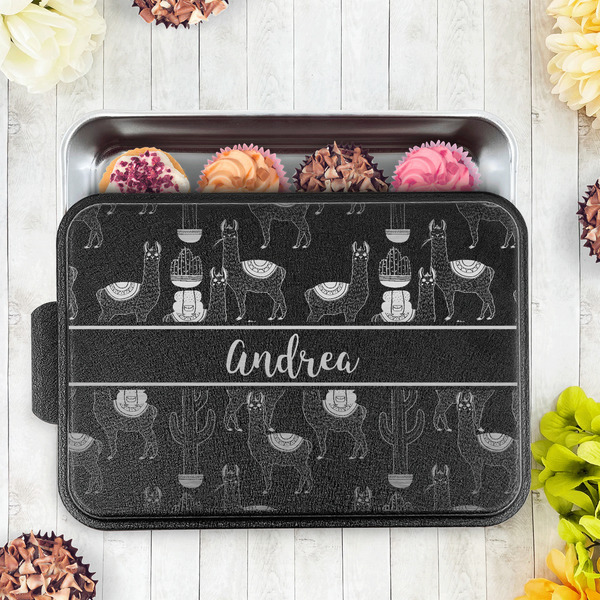 Llamas Aluminum Baking Pan - Black Lid - LIFESTYLE