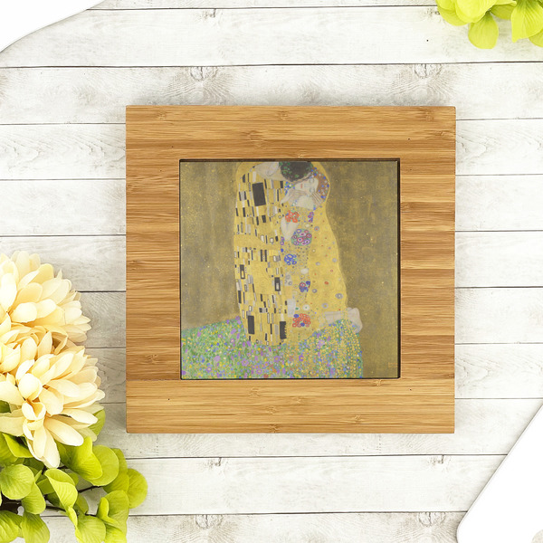 The Kiss (Klimt) - Lovers Bamboo Trivet with 6" Tile - LIFESTYLE