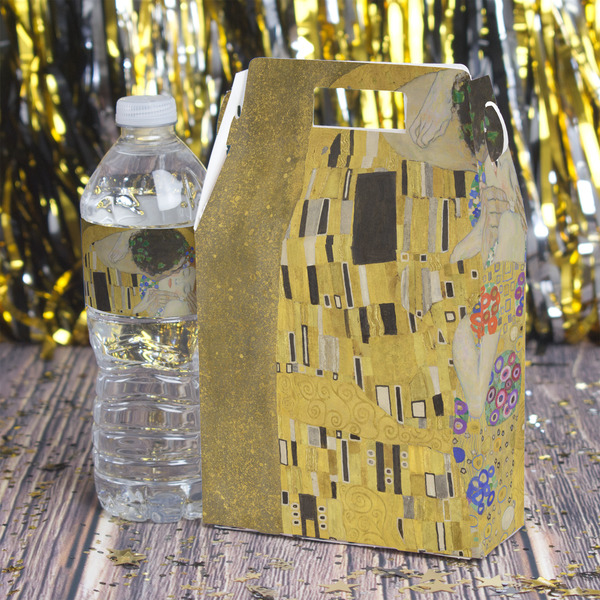 The Kiss (Klimt) - Lovers Gable Favor Box - In Context
