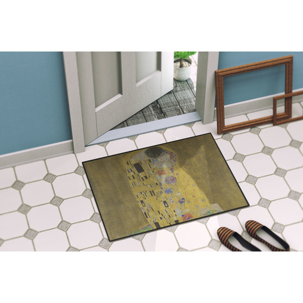 The Kiss - Lovers Door Mat Lifestyle