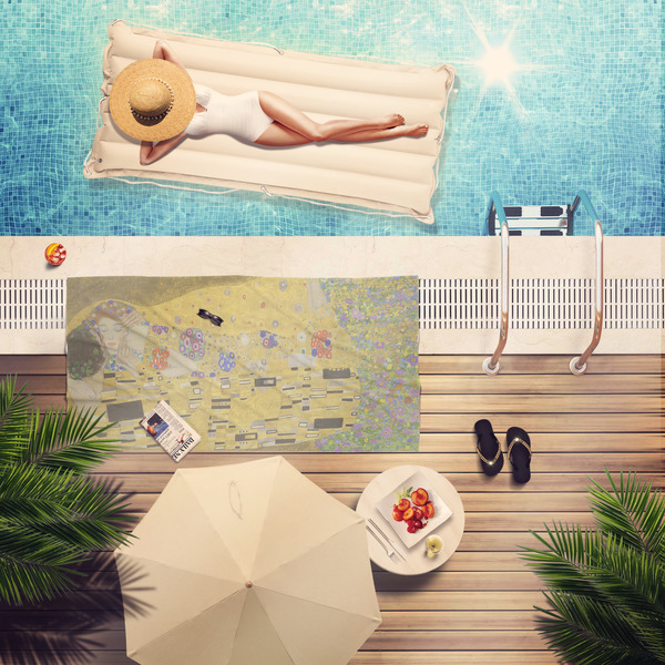 The Kiss - Lovers Pool Towel Lifestyle