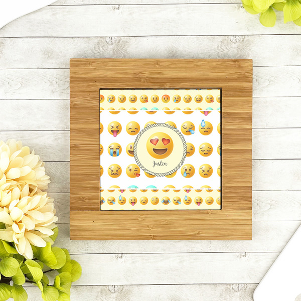 Emojis Bamboo Trivet with 6" Tile - LIFESTYLE