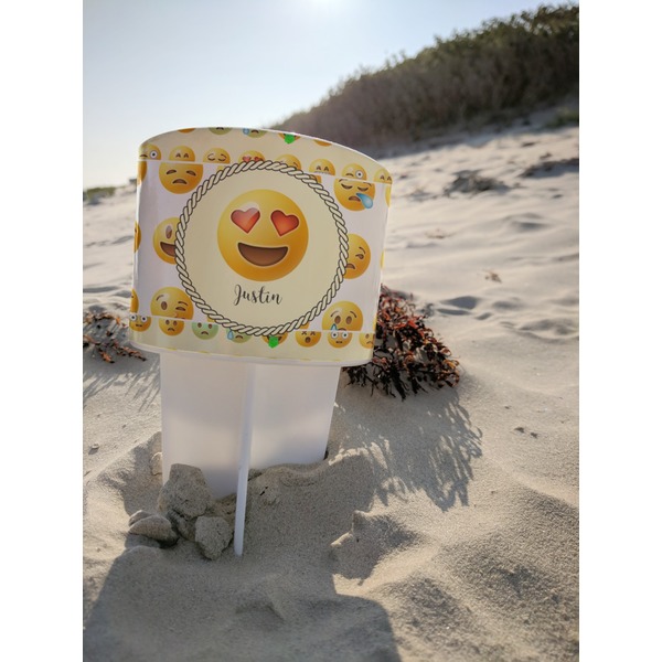 Emojis Beach Spiker white on beach with sand