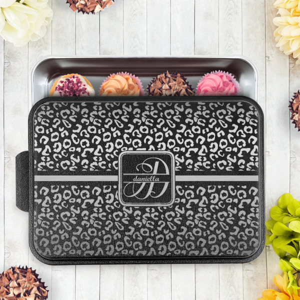 Custom Design - Aluminum Baking Pan - Black Lid - LIFESTYLE