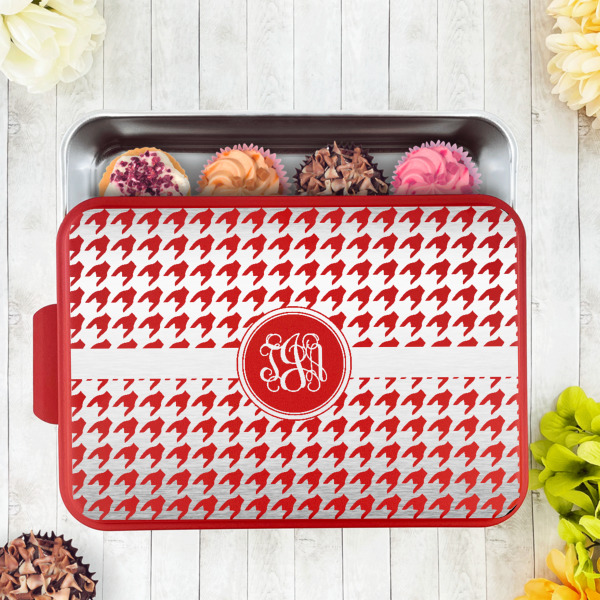 Custom Design - Aluminum Baking Pan - Red Lid - LIFESTYLE