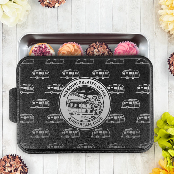 Custom Design - Aluminum Baking Pan - Black Lid - LIFESTYLE